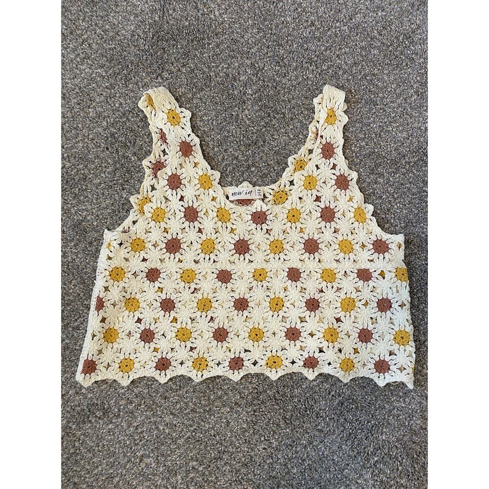 New In Womens Crochet Floral Tank Size S/M Yellow ,white